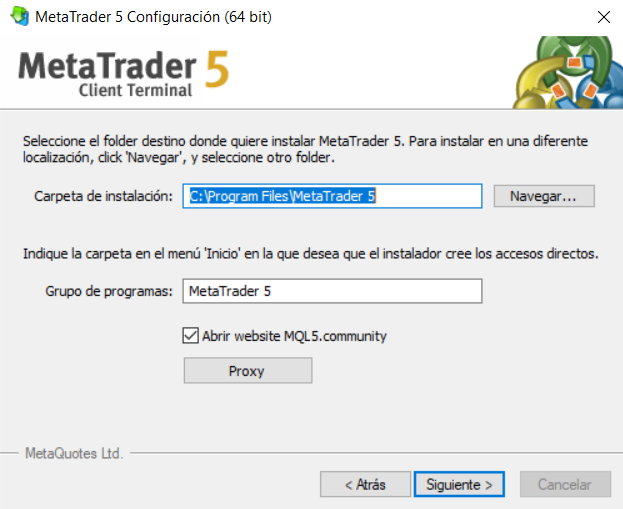 Pantalla de configuración con la carpeta de instalación, el grupo de programas y la casilla de MQL5.community